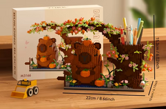 Capybara pen holder